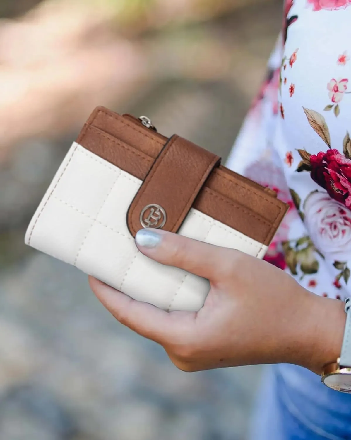 BOSTANTEN Small Wallet for Women Leather RFID Blocking Card Holder Bifold Compact Wallets With Zipper Coin Pocket BeigeBrown