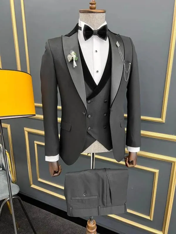 Classic Gray Peaked Lapel Three Pieces Tuxedos Men Business Suits Morning Dinner Party Prom Suit