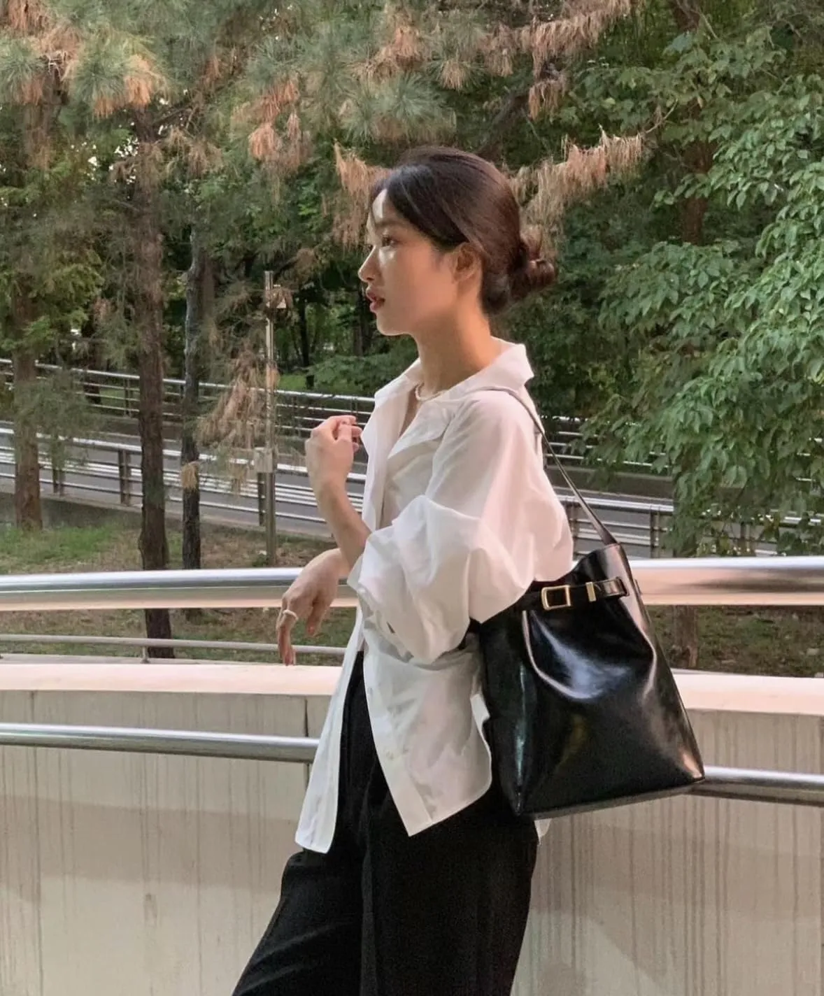 Generic Bucket Bag for Women Small Crossbody Bag Stylish Shoulder Purse Casual Handbag with Zipper Closure and Adjustable Strap (White)