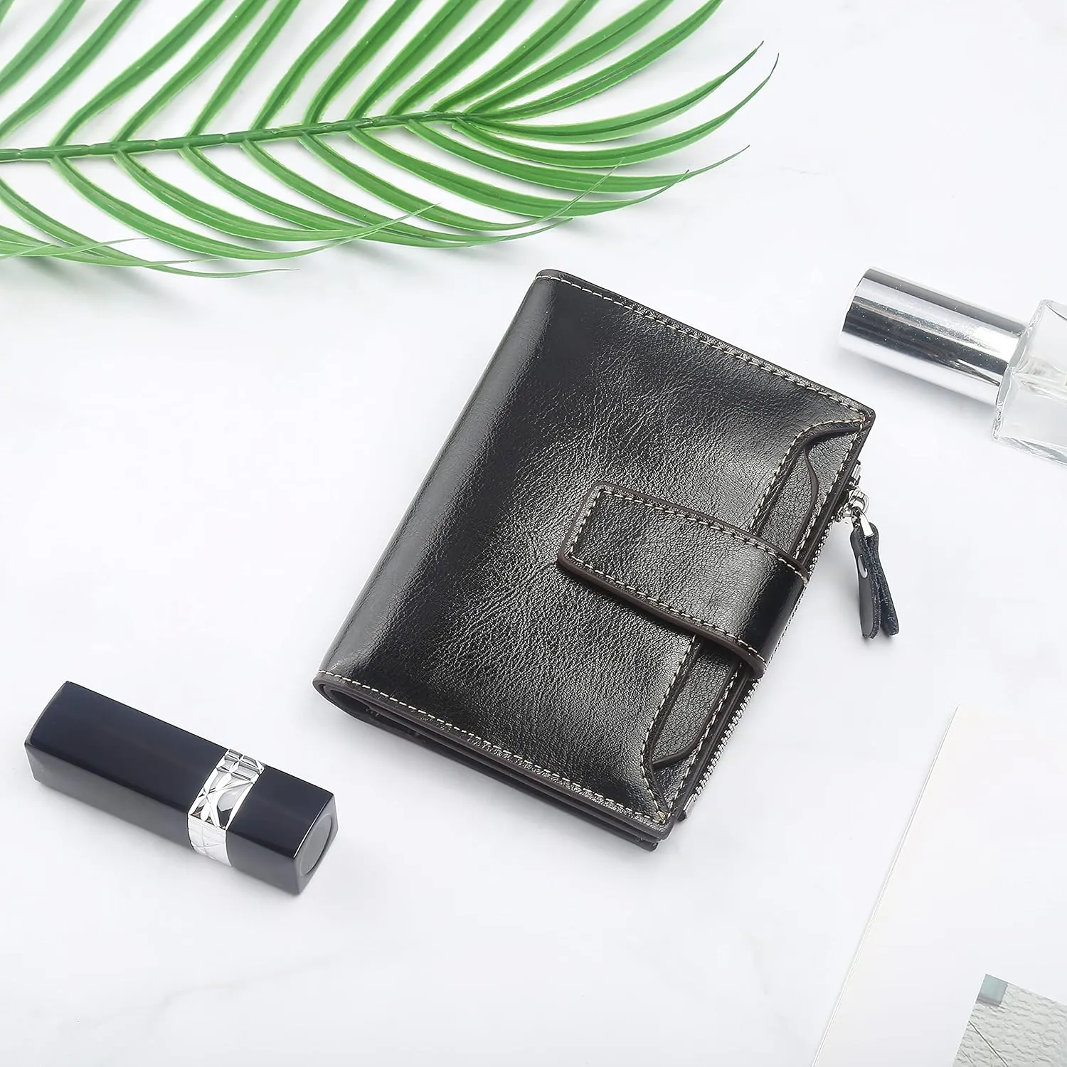 Lavemi Small Compact Women Wallet RFID Blocking Genuine Leather Bifold Purse with ID Windows