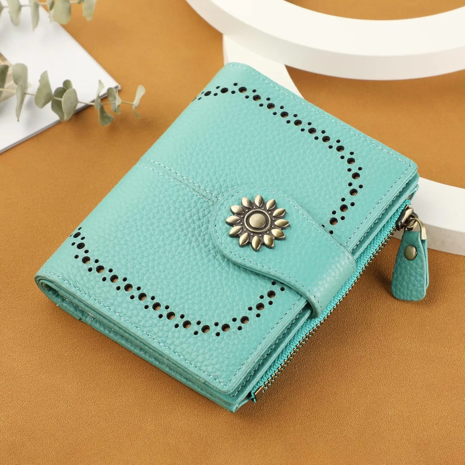 Lavemi Womens Leather Wallet Small Compact RFID Blocking Credit Card Case Purse with Zipper Pocket