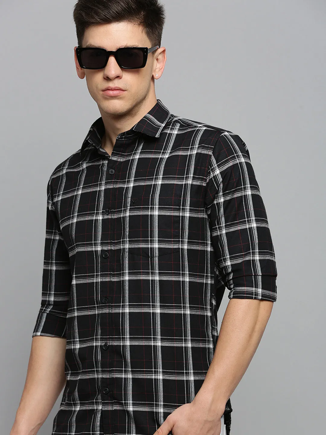Men Black Long Sleeves Patch Pocket Classic Checked Casual Cotton Shirt