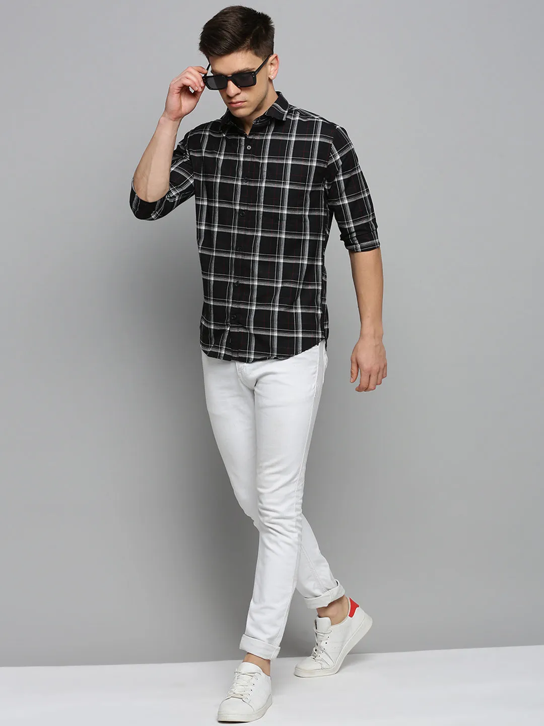 Men Black Long Sleeves Patch Pocket Classic Checked Casual Cotton Shirt