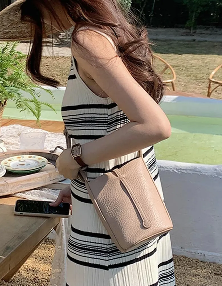 Rungion Womens Vegan Leather Phone Purse Casual Compact Crossbody Handbag Mini Shoulder Bag Adjustable Pouch for Daily Use