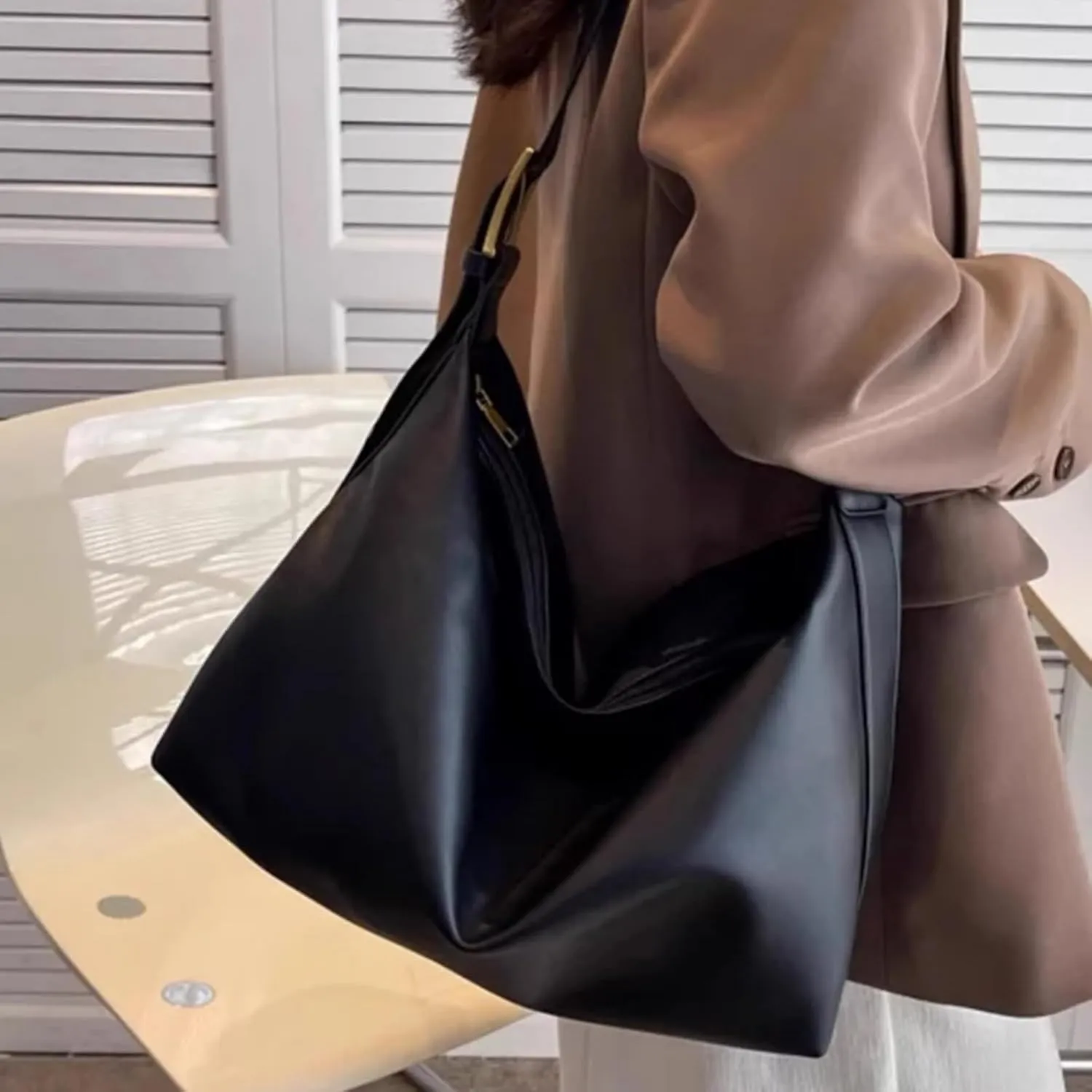 Shoulder Purses for Women, Stylish Crossbody Handbag Soft Hobo Bag Trendy Vegan Leather Slouchy Tote Clutch with Zipper